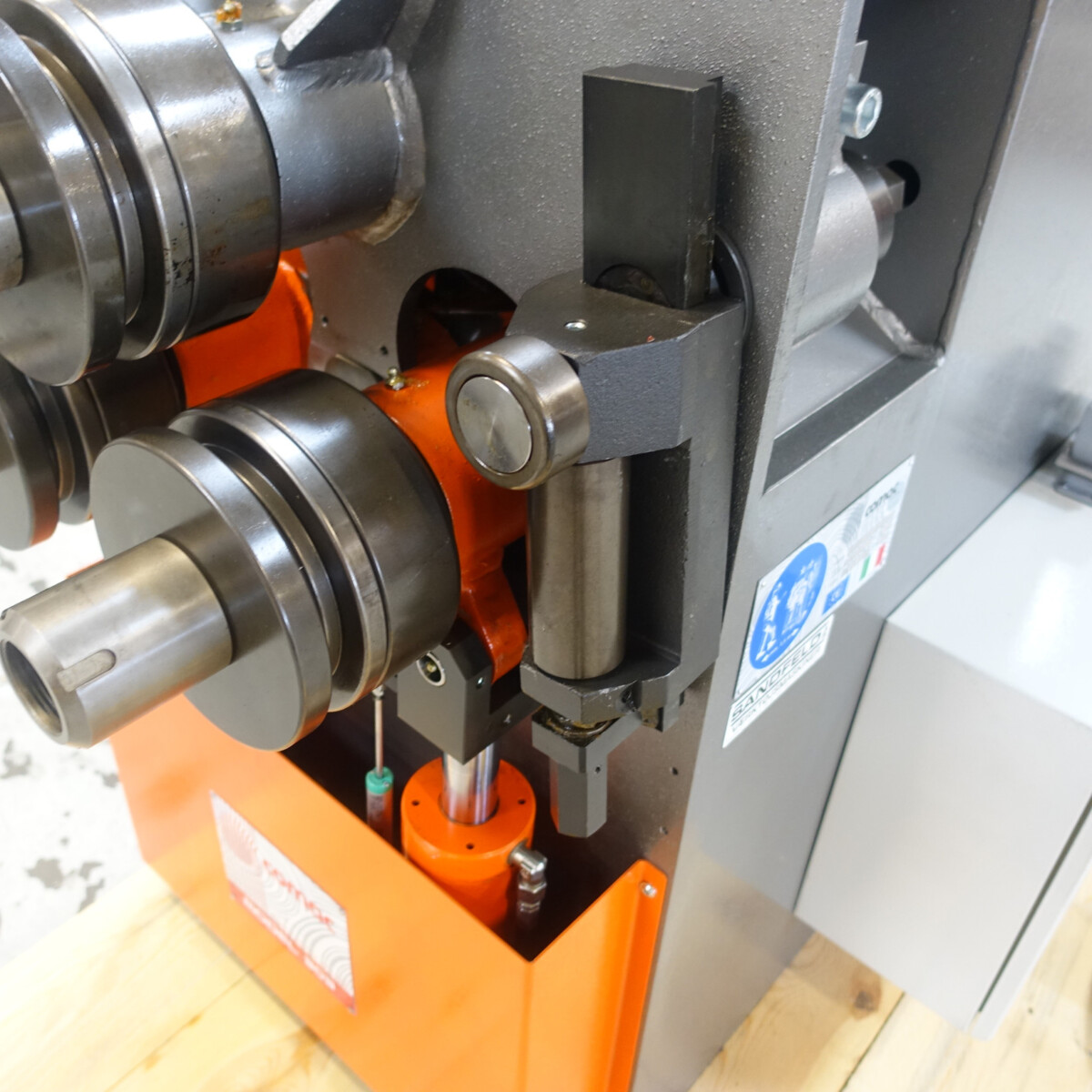 COMAC – SERIES 3000 – MODEL 303HV – Section and Profile Rolling Machine