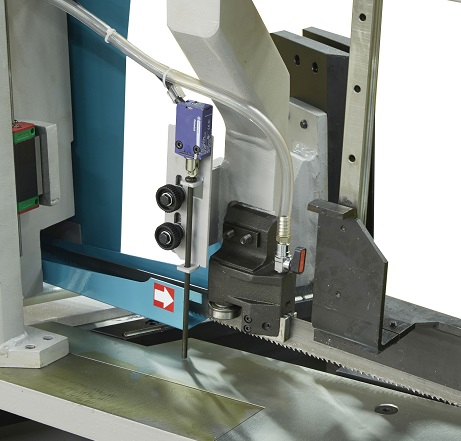 IMET – KTECH 652 - Automatic double column bandsaws with CNC control