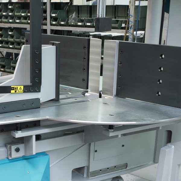IMET - KTECH 802 F3000 - Automatic Double Column Bandsaws With CNC Control