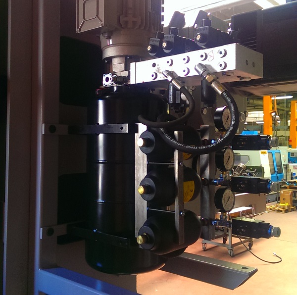 IMET - KTECH 802 F3000 - Automatic Double Column Bandsaws With CNC Control
