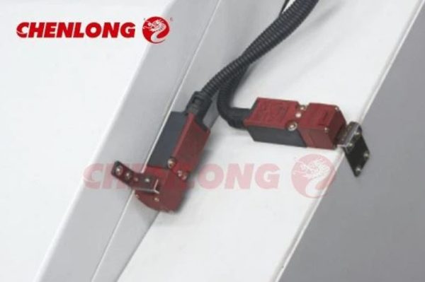 CHENLONG - CH-400 - Semi-Automatic Band Saw Machine