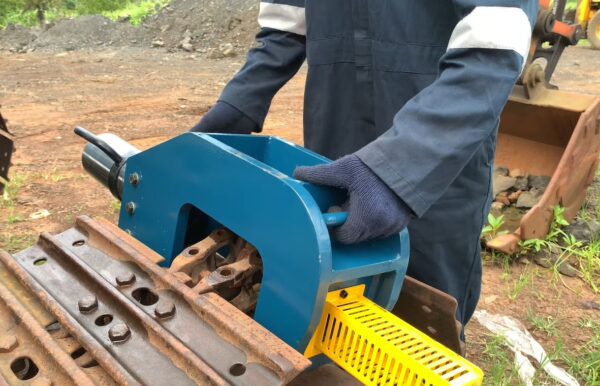 HEMS – Pin Pusher for Small Tracks: HEPP 30T & 50T