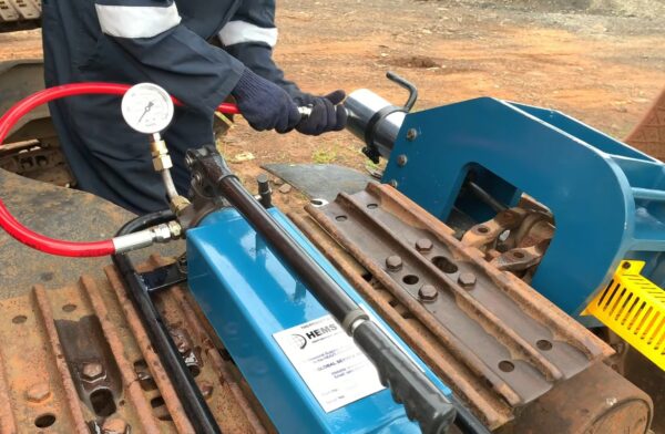 HEMS – Pin Pusher for Small Tracks: HEPP 30T & 50T